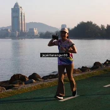 Runner Photo 6100046