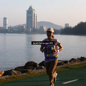 Runner Photo 6100053