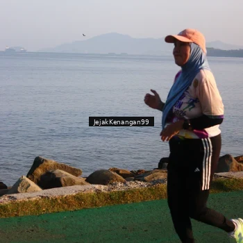 Runner Photo 6100324