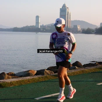 Runner Photo 6100358