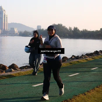 Runner Photo 6100405