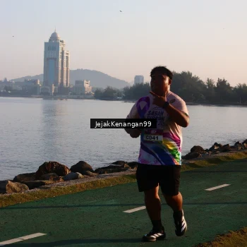 Runner Photo 6100431
