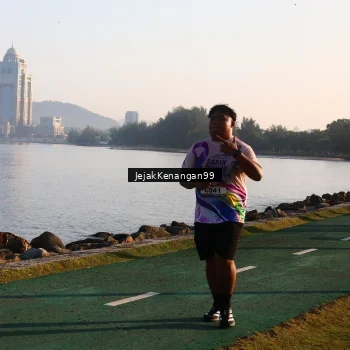 Runner Photo 6100444