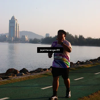 Runner Photo 6100471