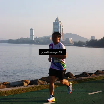 Runner Photo 6100492