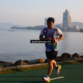 Runner Photo 6100535