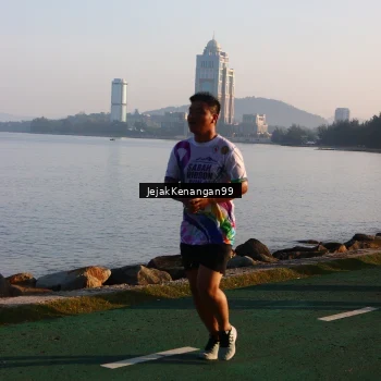 Runner Photo 6100544