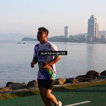 Runner Photo 6100575