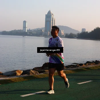 Runner Photo 6100591