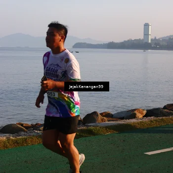 Runner Photo 6100596