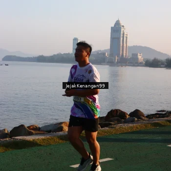 Runner Photo 6100603