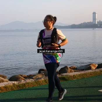 Runner Photo 6100653