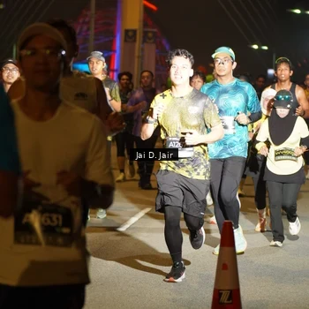 Runner Photo 6100937