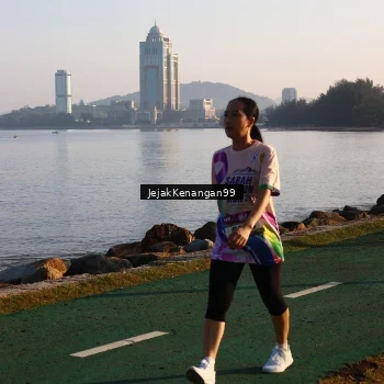 Runner Photo 6100946