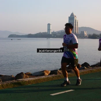 Runner Photo 6101014