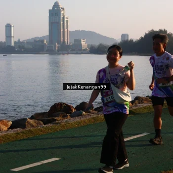 Runner Photo 6101110