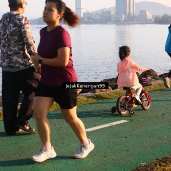 Runner Photo 6101334