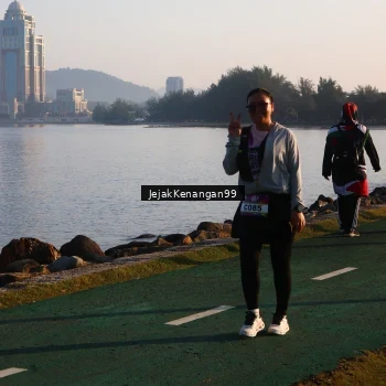 Runner Photo 6101395