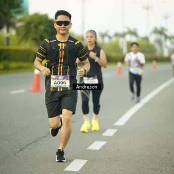 Runner Photo 6102132