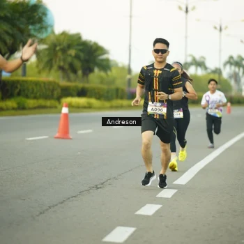 Runner Photo 6102133