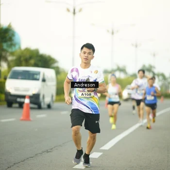 Runner Photo 6102142