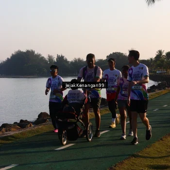 Runner Photo 6102347