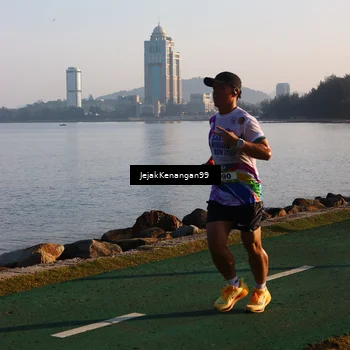 Runner Photo 6102839