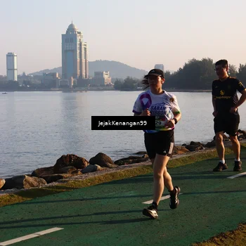 Runner Photo 6102888