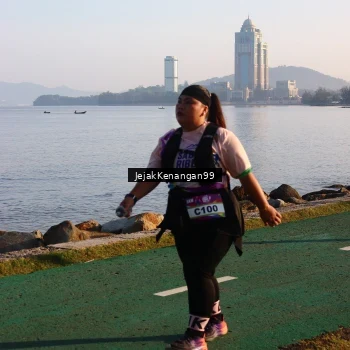 Runner Photo 6103002