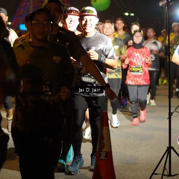 Runner Photo 6103029