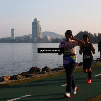 Runner Photo 6103103