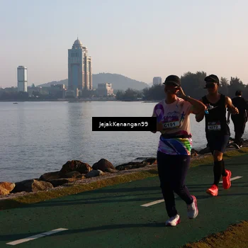Runner Photo 6103105