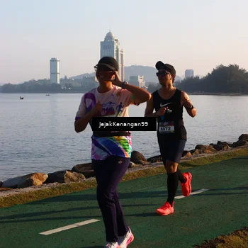 Runner Photo 6103111
