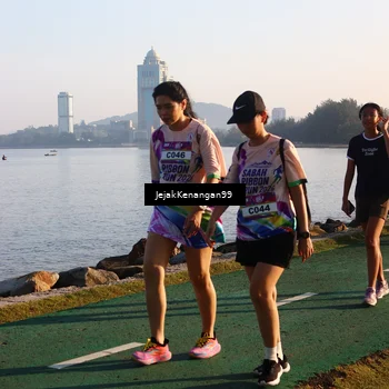 Runner Photo 6103396