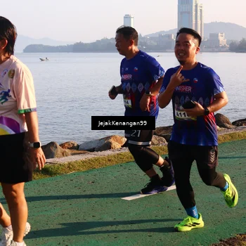 Runner Photo 6103655