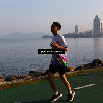 Runner Photo 6103913