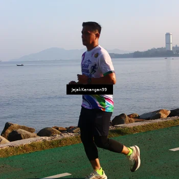 Runner Photo 6104000