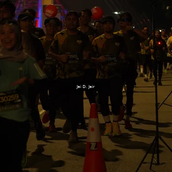 Runner Photo 6104010