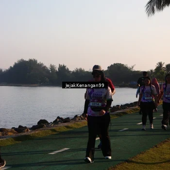 Runner Photo 6104158