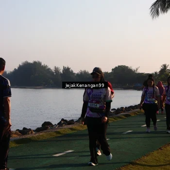 Runner Photo 6104164