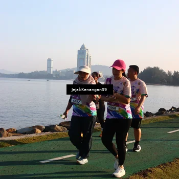 Runner Photo 6104264