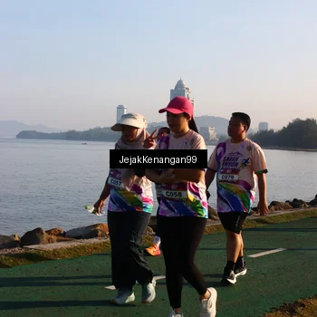 Runner Photo 6104275