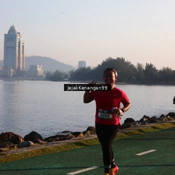 Runner Photo 6104358