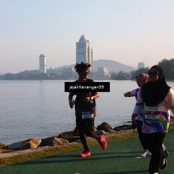 Runner Photo 6104444