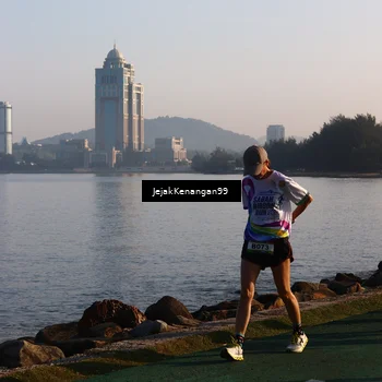 Runner Photo 6104663