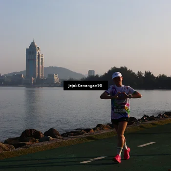 Runner Photo 6104690