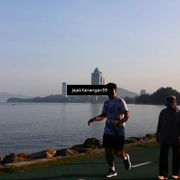 Runner Photo 6104913