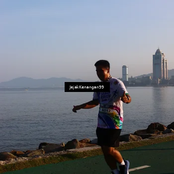 Runner Photo 6104941