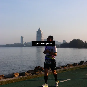 Runner Photo 6104996