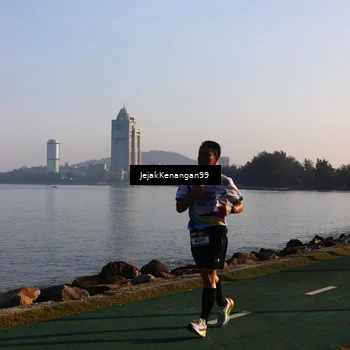 Runner Photo 6105000